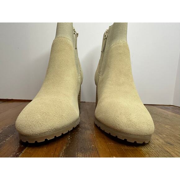 Violet and Red Women's Loaded Knit Cuff Faux Suede Bootie Beige, Size 6 (NWOT) - Picture 3 of 7